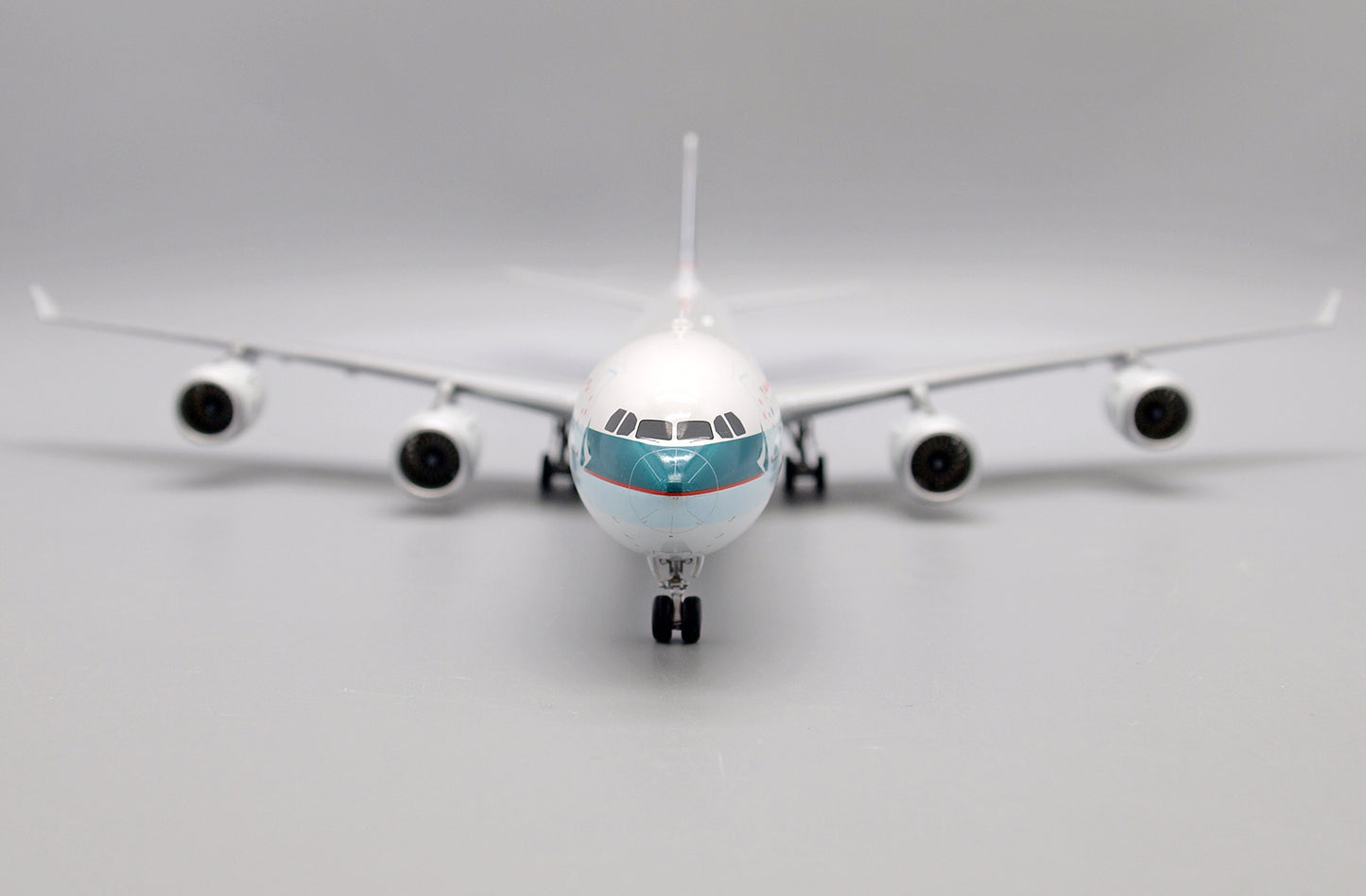 JC WINGS A340-600 CATHAY PACIFIC REG: B-HQC