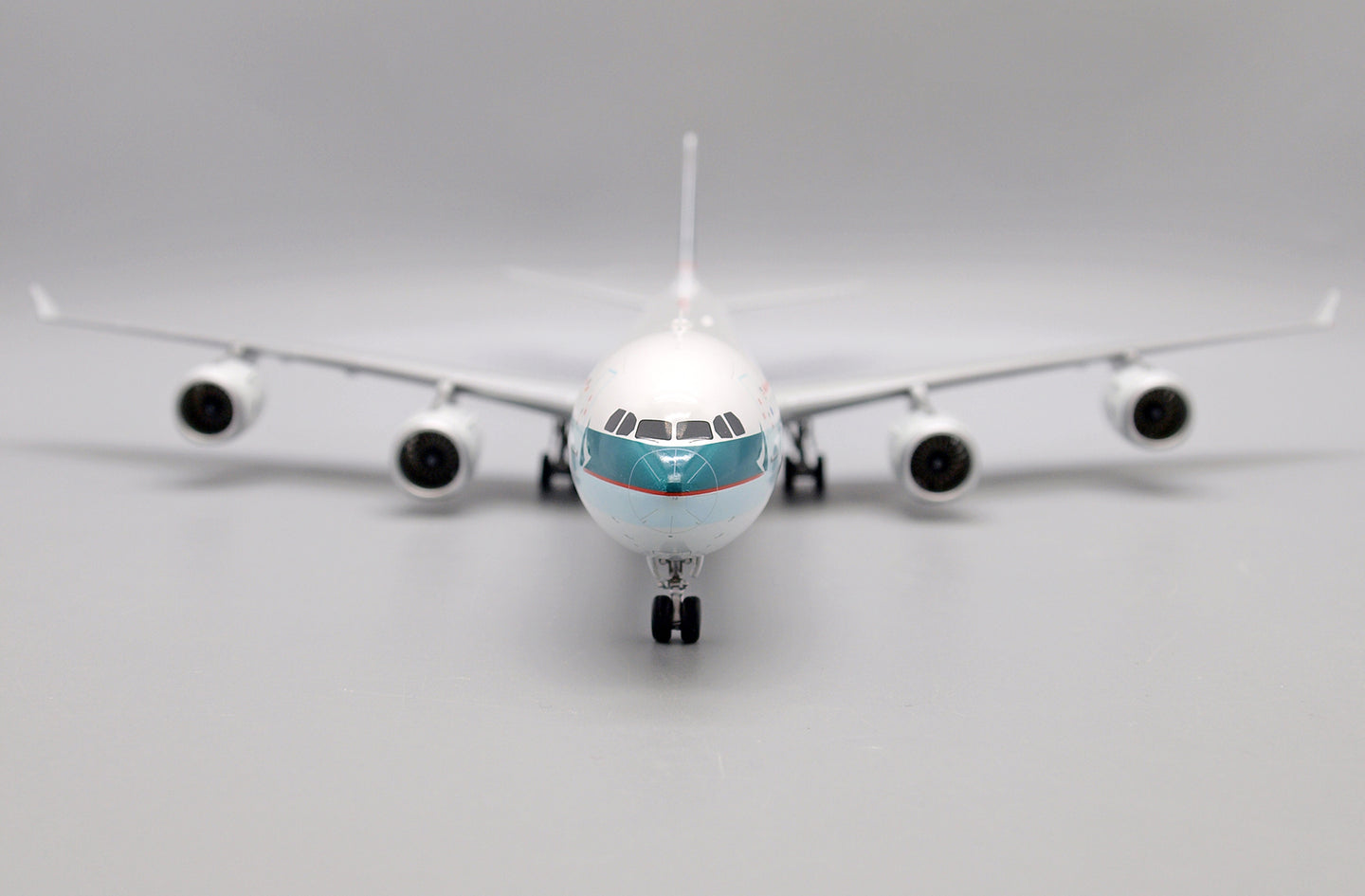 JC WINGS A340-600 CATHAY PACIFIC REG: B-HQC