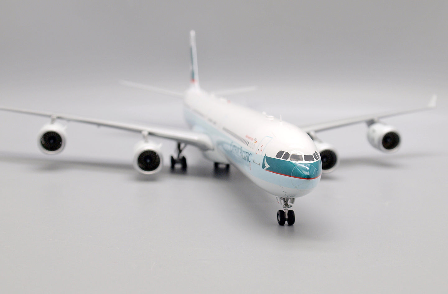 JC WINGS A340-600 CATHAY PACIFIC REG: B-HQC
