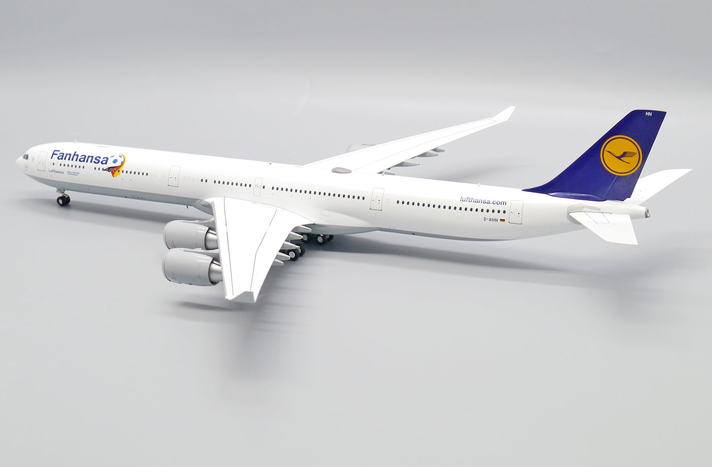 JC WINGS A340-600 LUFTHANSA "FANHANSA" REG: D-AIHN
