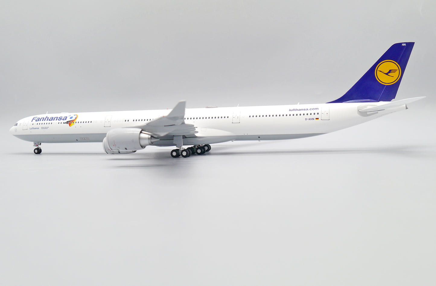 JC WINGS A340-600 LUFTHANSA "FANHANSA" REG: D-AIHN