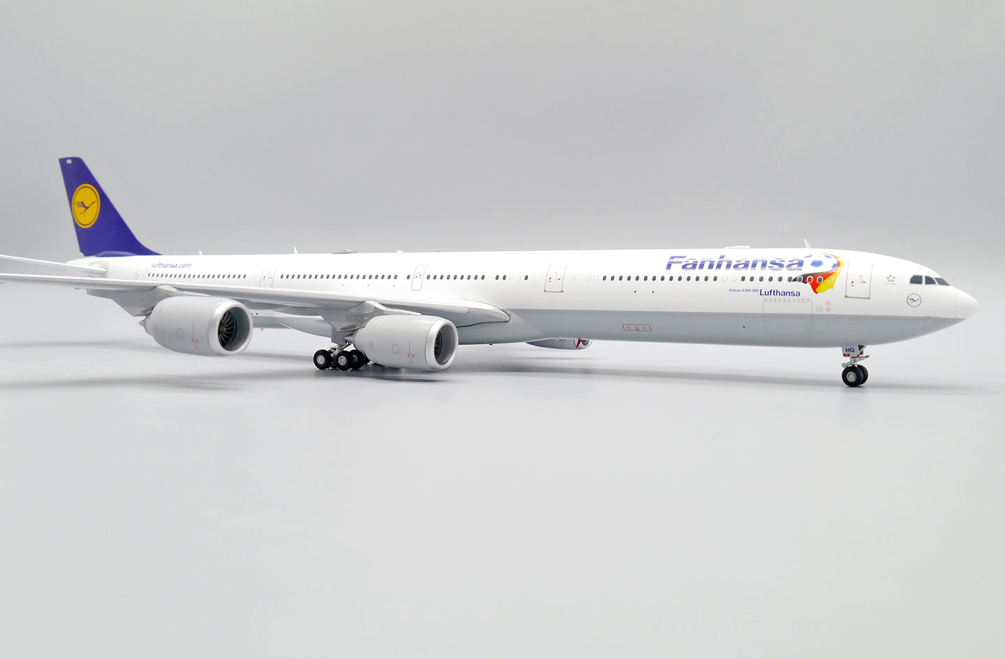 JC WINGS A340-600 LUFTHANSA "FANHANSA" REG: D-AIHQ