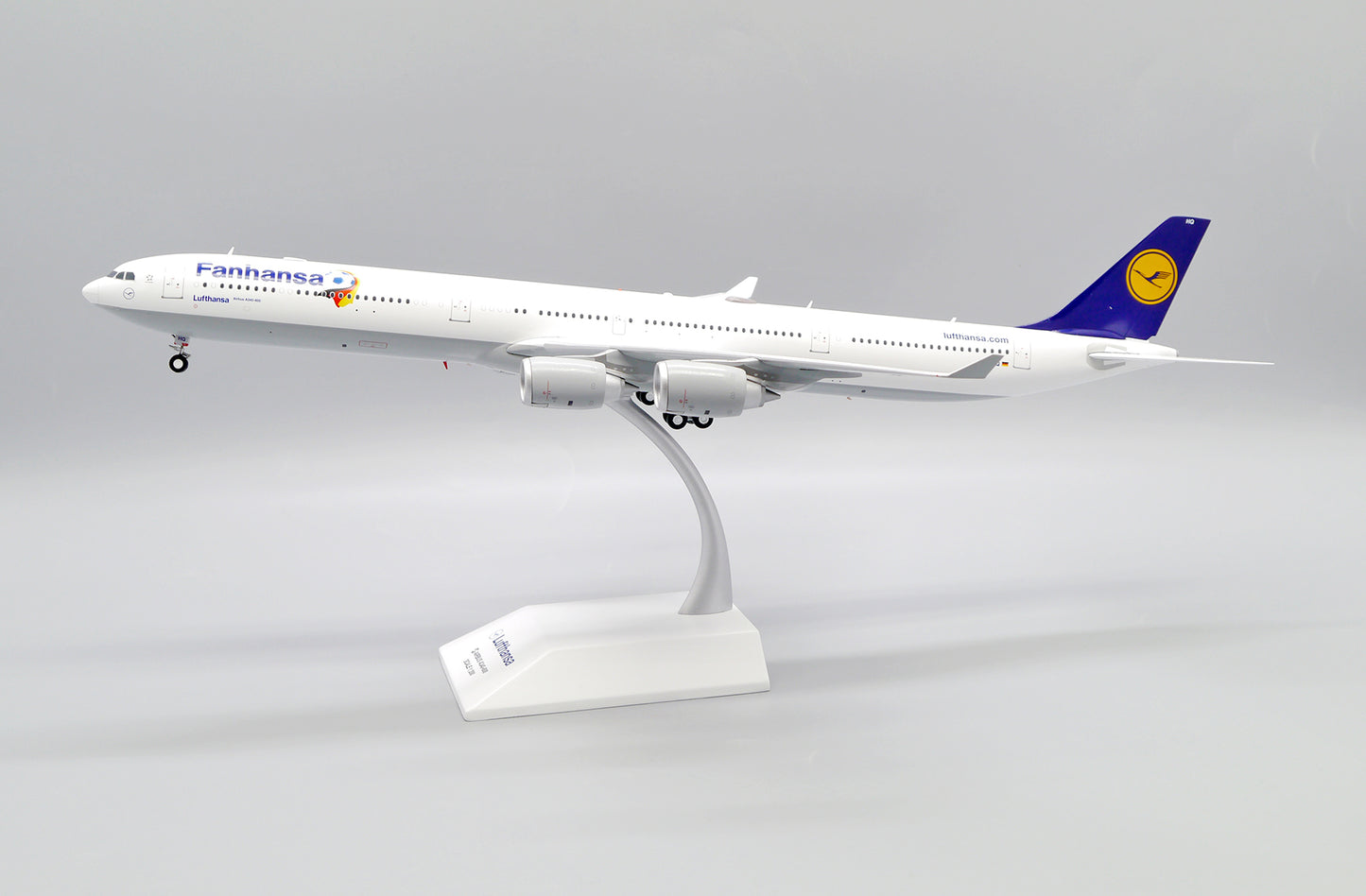 JC WINGS A340-600 LUFTHANSA "FANHANSA" REG: D-AIHQ