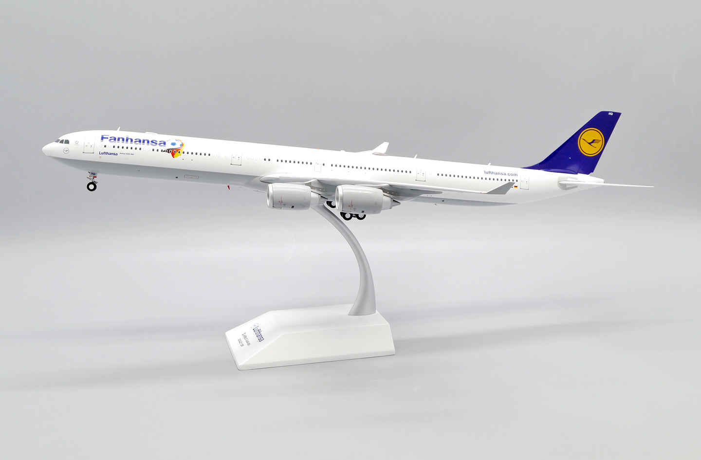 JC WINGS A340-600 LUFTHANSA "FANHANSA" REG: D-AIHQ