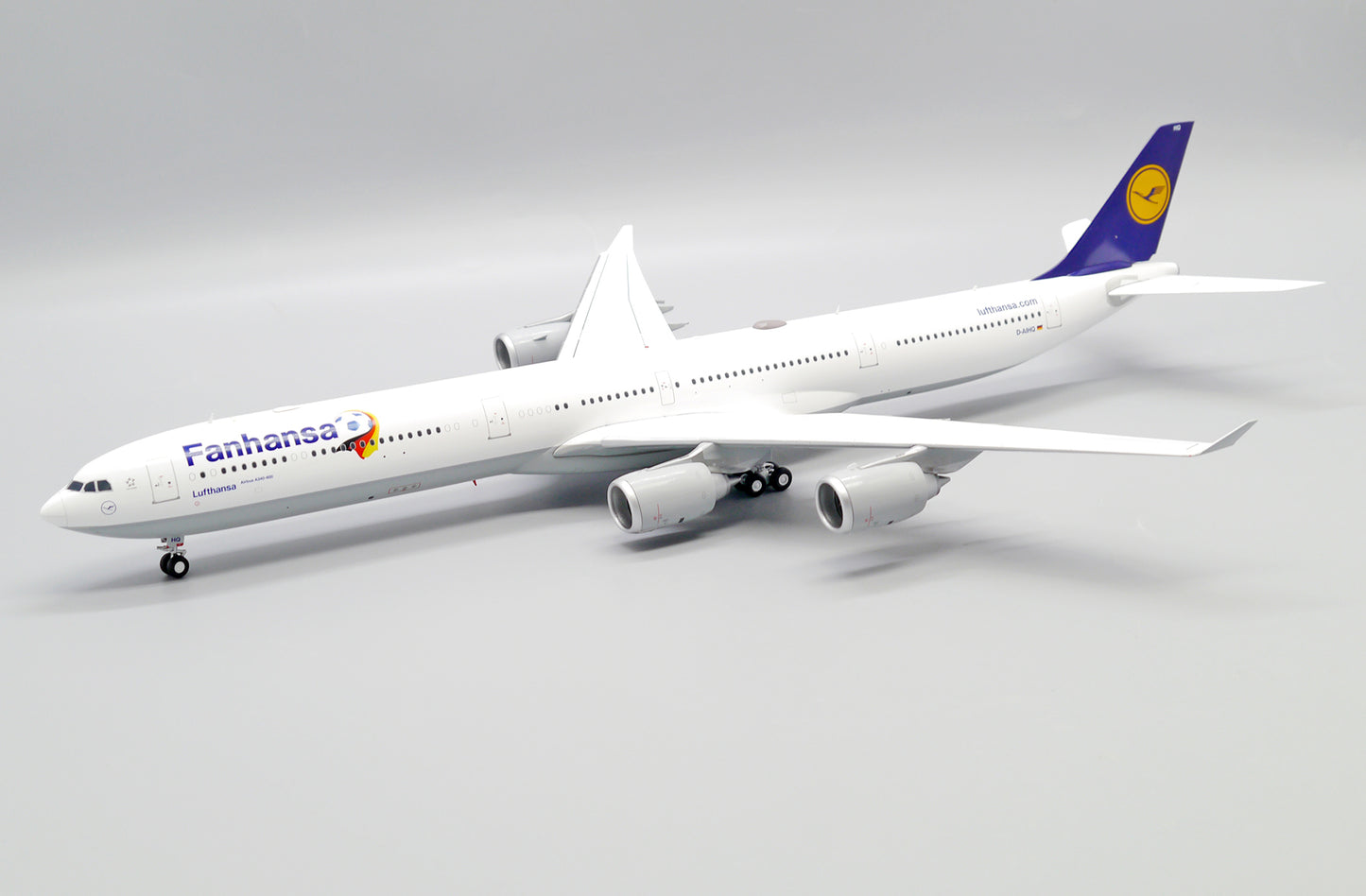 JC WINGS A340-600 LUFTHANSA "FANHANSA" REG: D-AIHQ