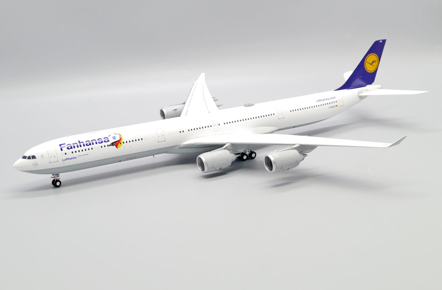 JC WINGS A340-600 LUFTHANSA "FANHANSA" REG: D-AIHQ