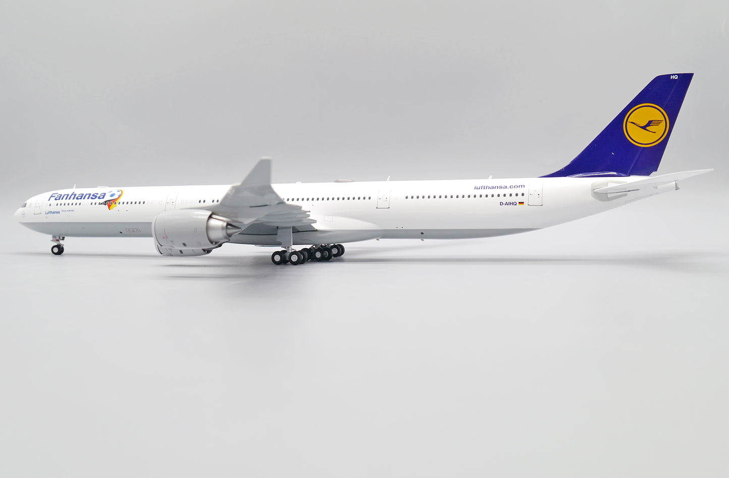 JC WINGS A340-600 LUFTHANSA "FANHANSA" REG: D-AIHQ