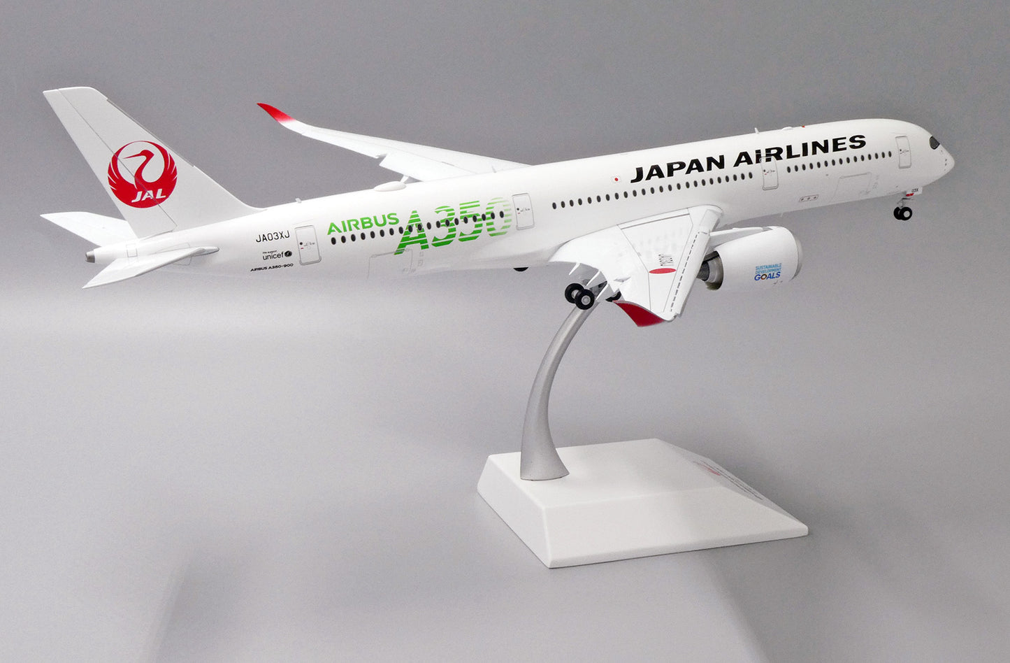 JC WINGS A350-900XWB JAPAN AIRLINES  (FLAPS DOWN) REG: JA03XJ