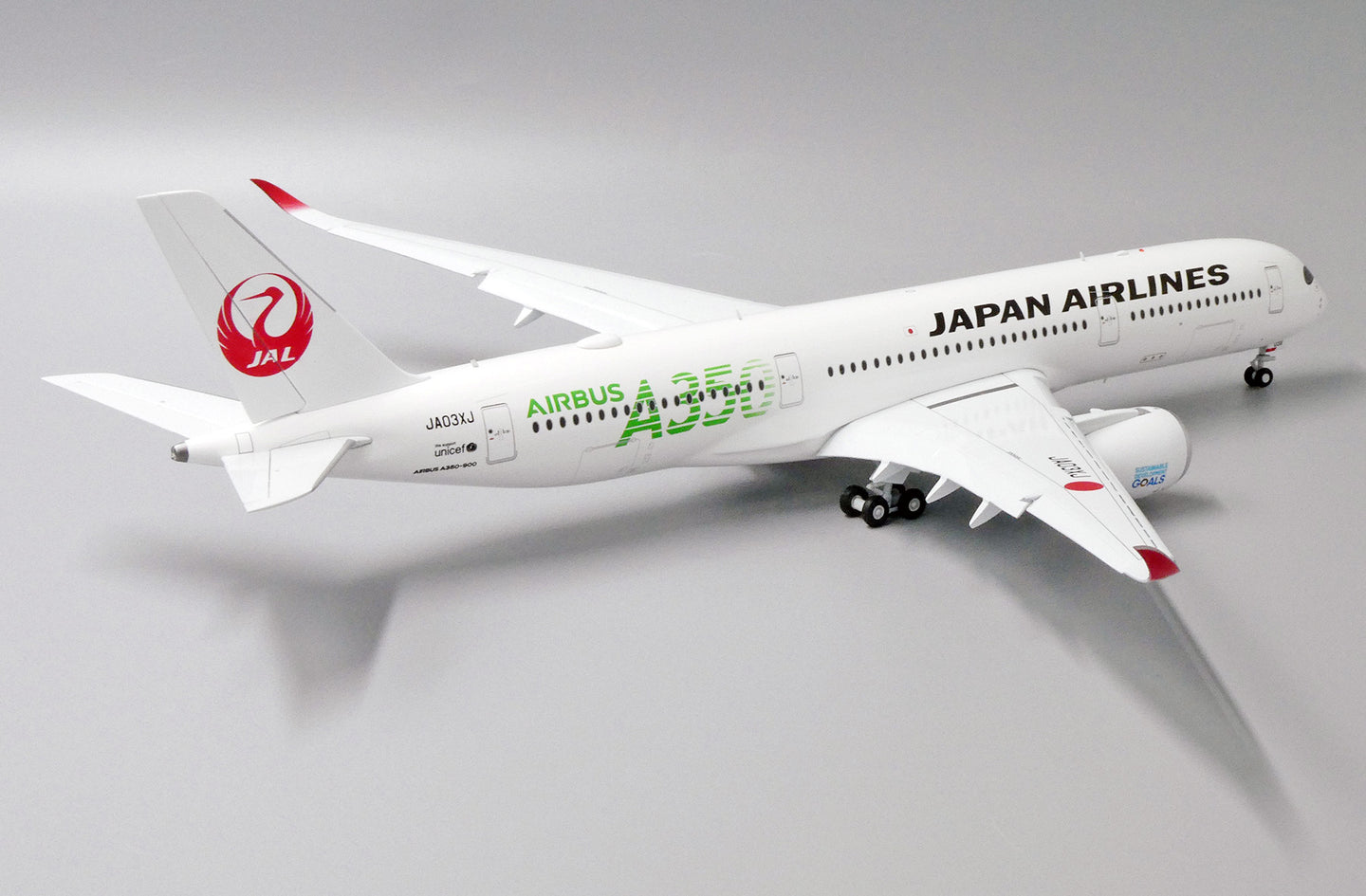 JC WINGS A350-900XWB JAPAN AIRLINES  (FLAPS DOWN) REG: JA03XJ