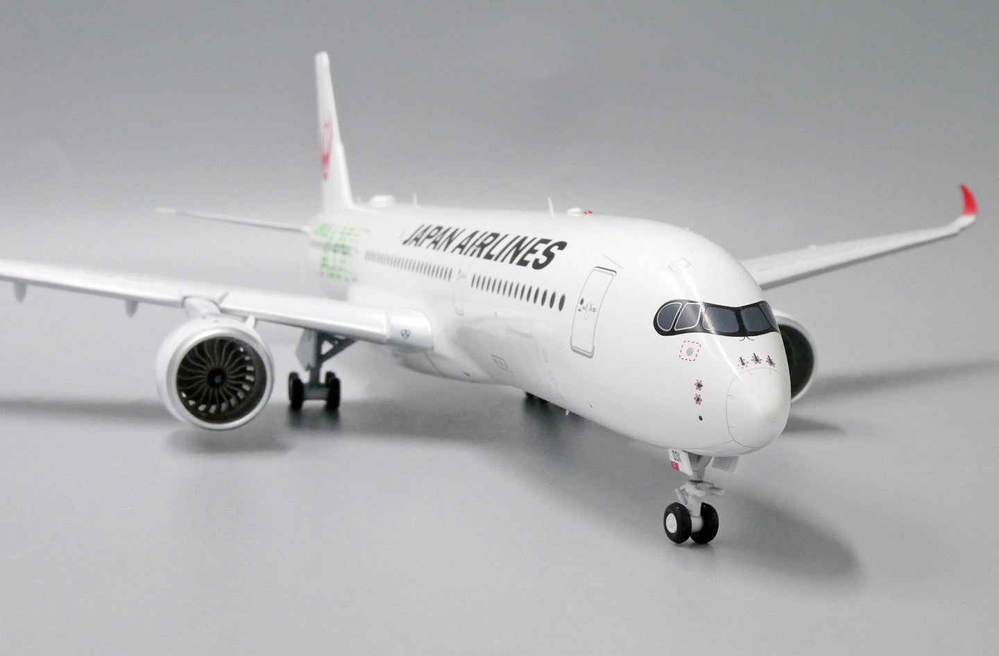 JC WINGS A350-900XWB JAPAN AIRLINES  (FLAPS DOWN) REG: JA03XJ