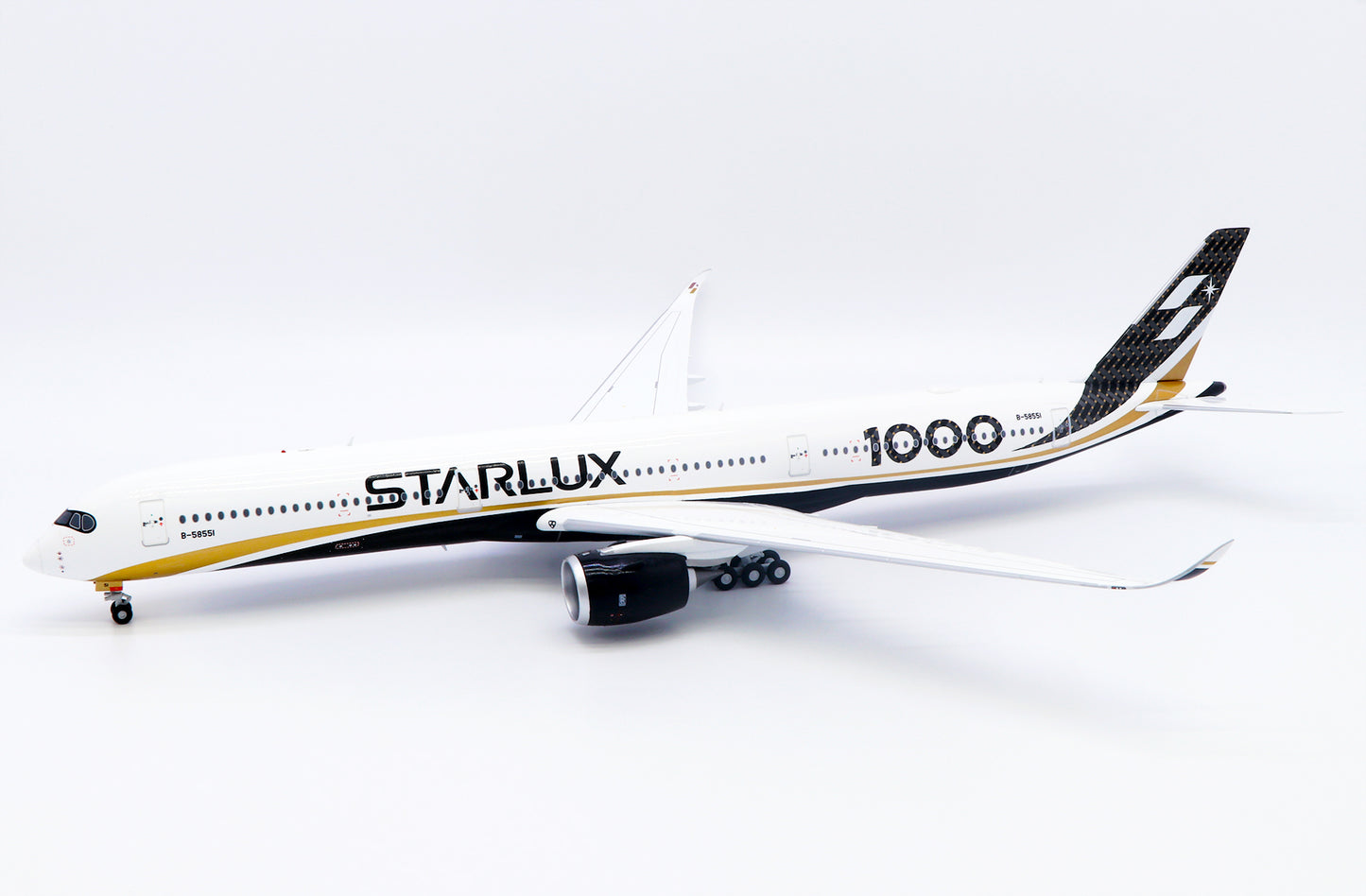 JC WINGS A350-1000XWB STARLUX AIRLINES "CARBON FIBER" REG: B-58551
