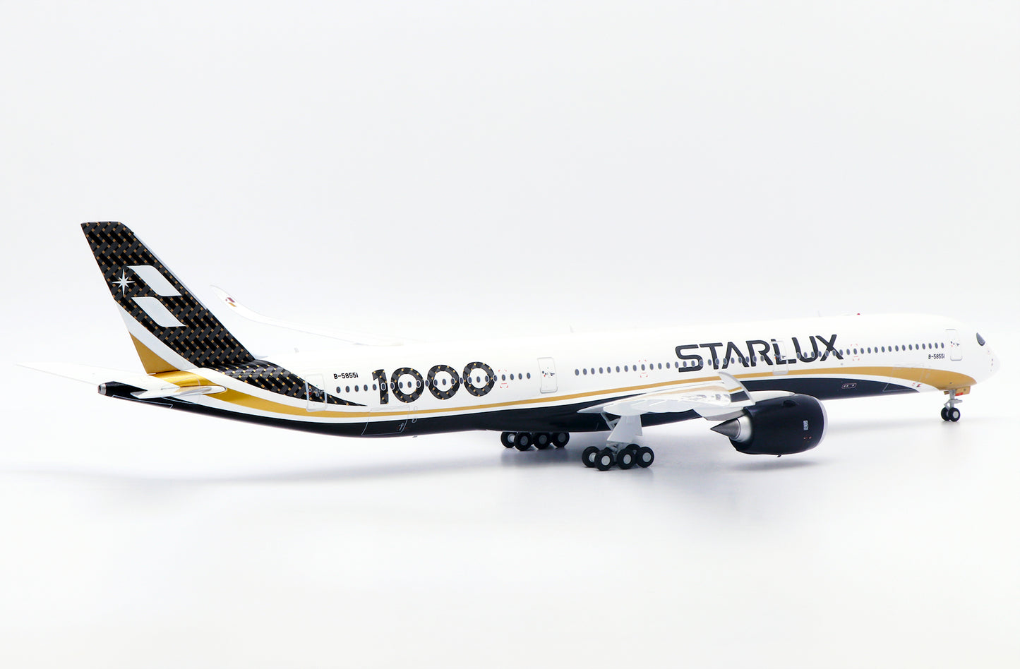 JC WINGS A350-1000XWB STARLUX AIRLINES "CARBON FIBER" REG: B-58551