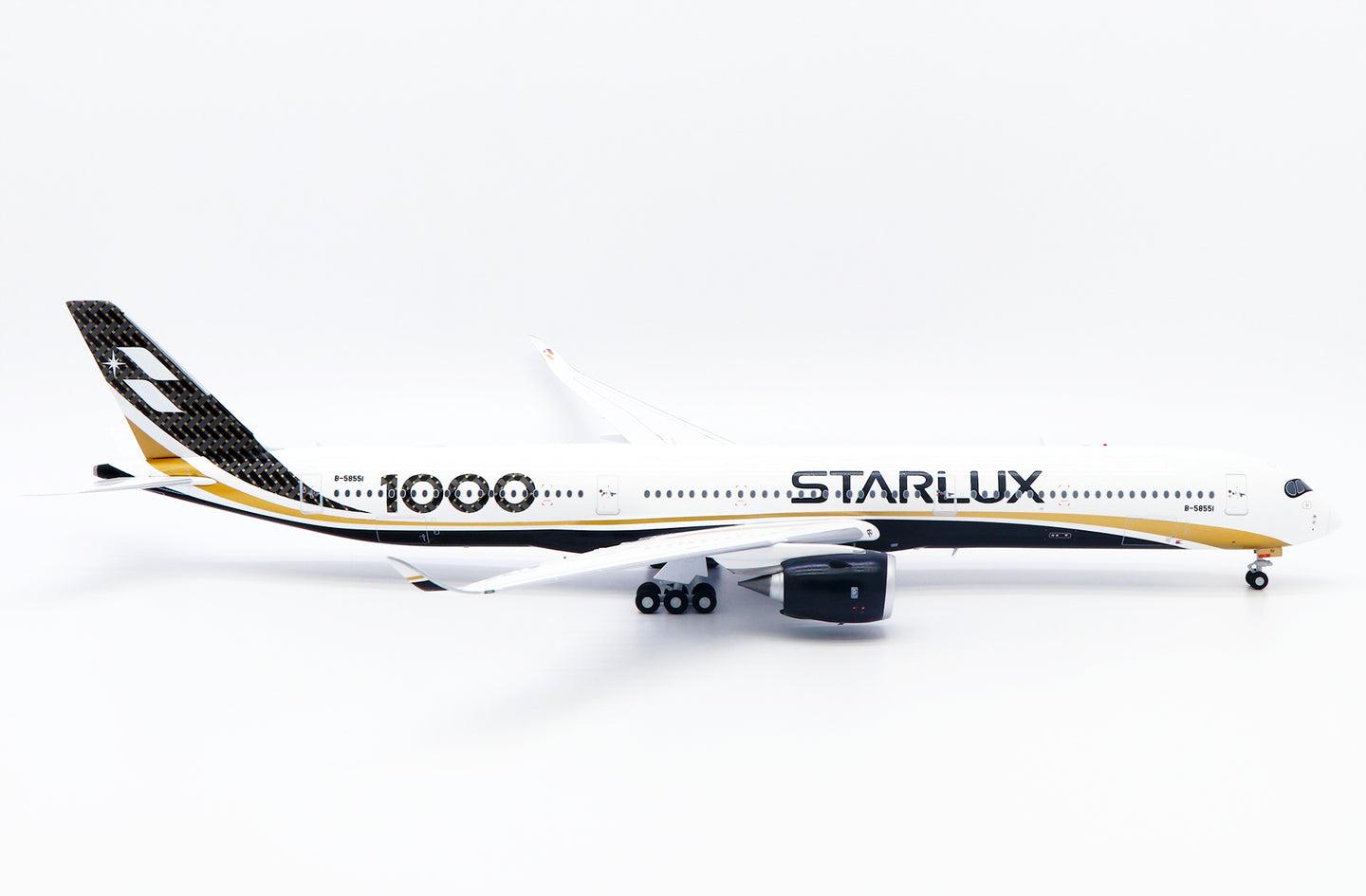 JC WINGS A350-1000XWB STARLUX AIRLINES "CARBON FIBER" REG: B-58551