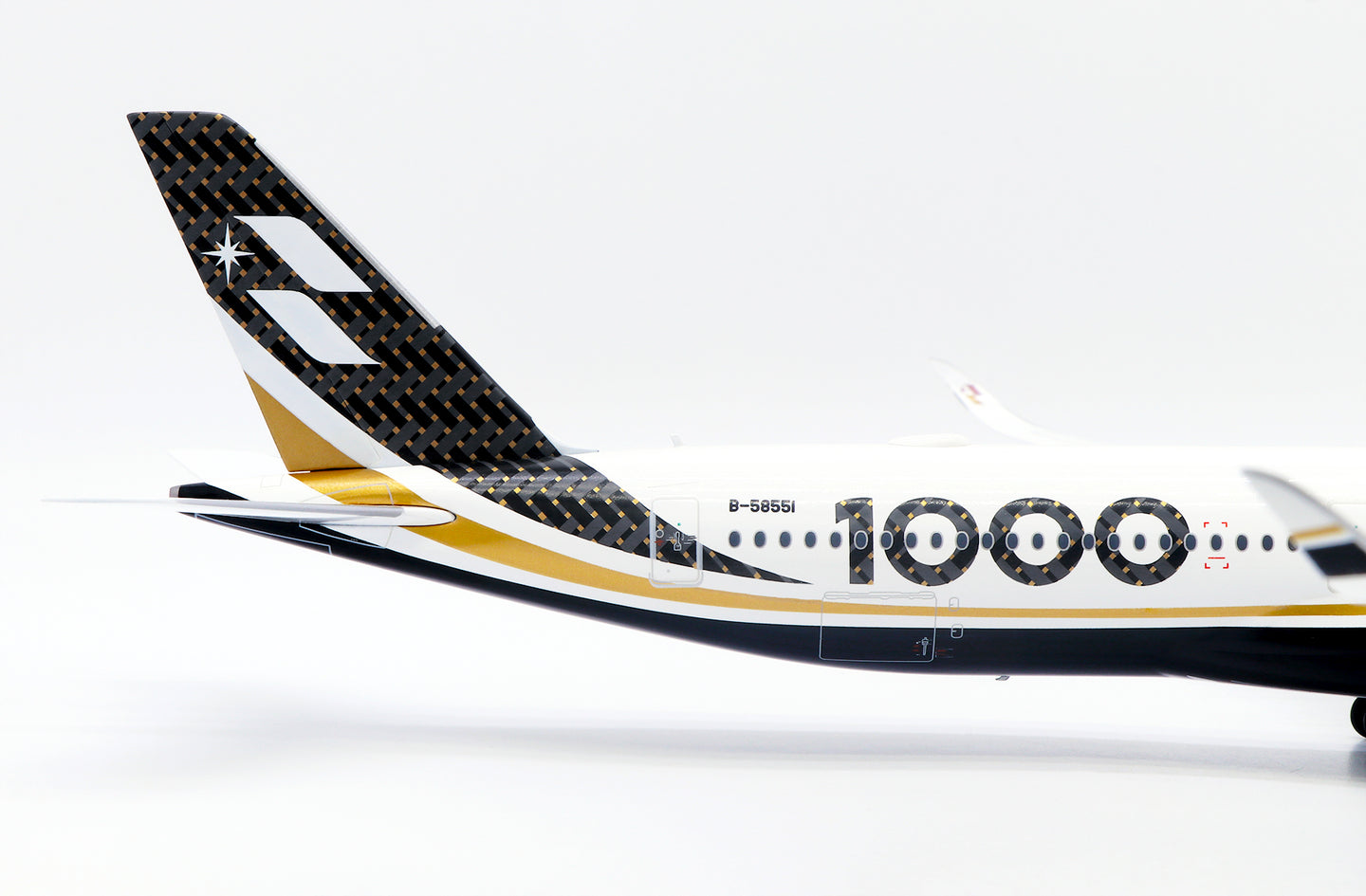JC WINGS A350-1000XWB STARLUX AIRLINES "CARBON FIBER" REG: B-58551
