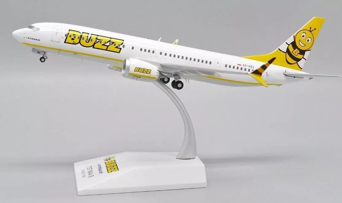 JC WINGS B737-8 MAX BUZZ REG: SP-RZC