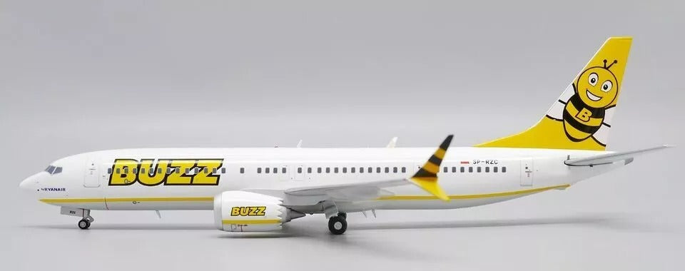 JC WINGS B737-8 MAX BUZZ REG: SP-RZC