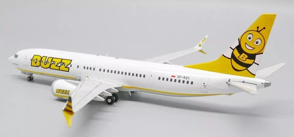 JC WINGS B737-8 MAX BUZZ REG: SP-RZC