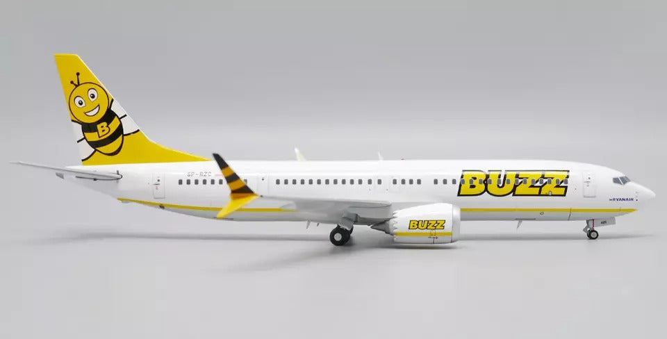 JC WINGS B737-8 MAX BUZZ REG: SP-RZC