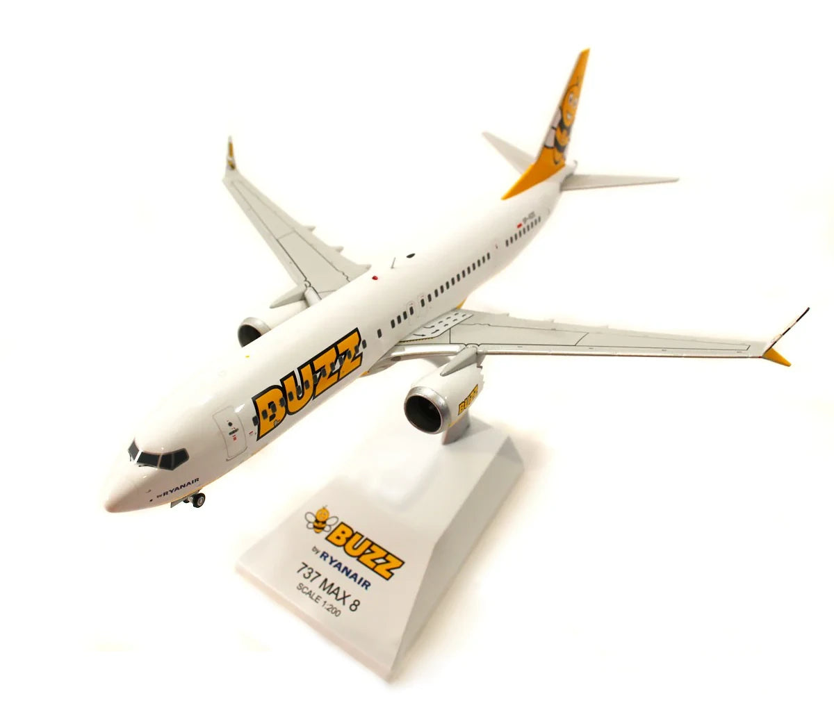 JCWINGS B737-8 MAX BUZZ REG: SP-RZB