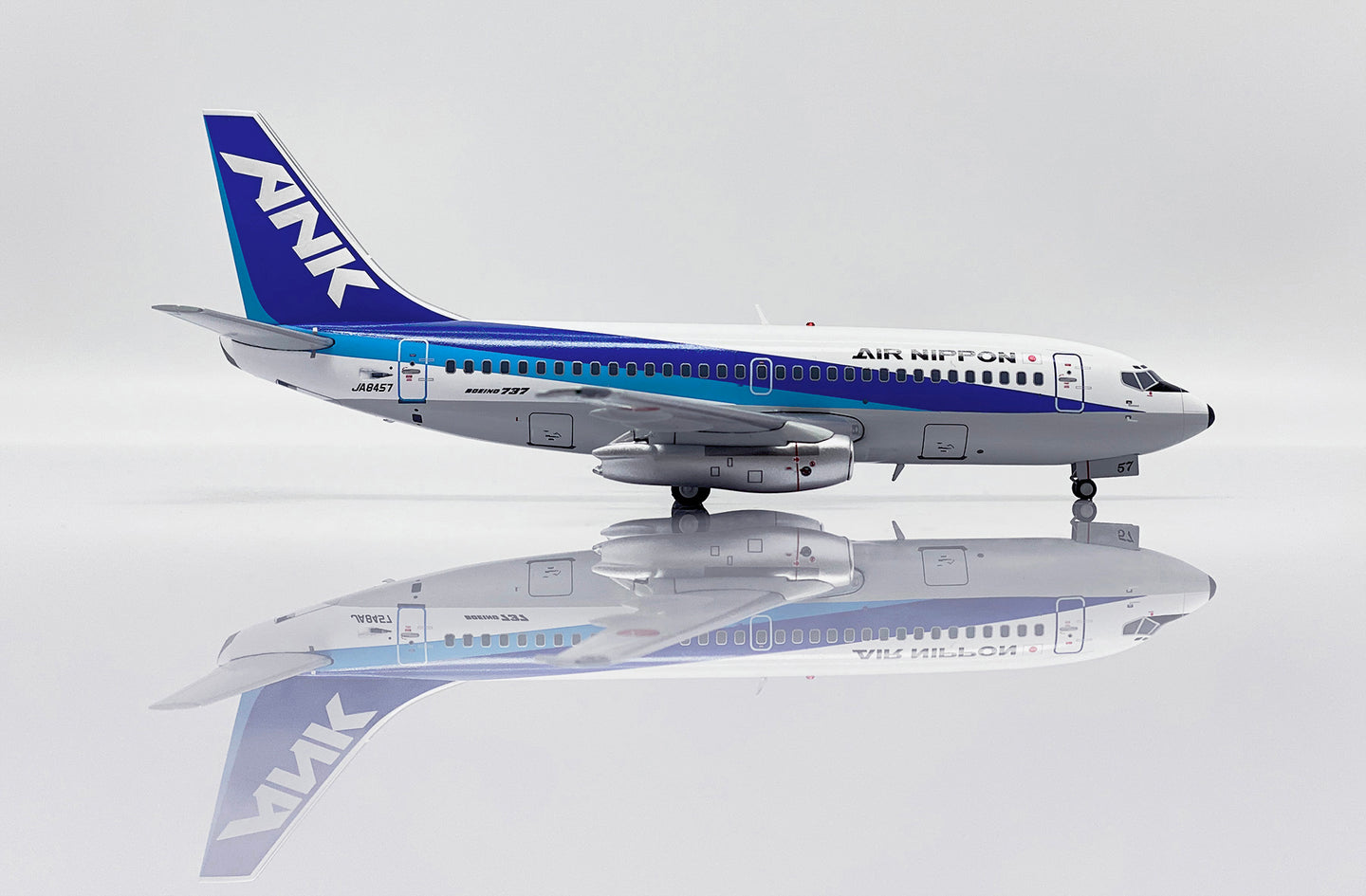 JC WINGS B737-200 AIR NIPPON REG: JA8457