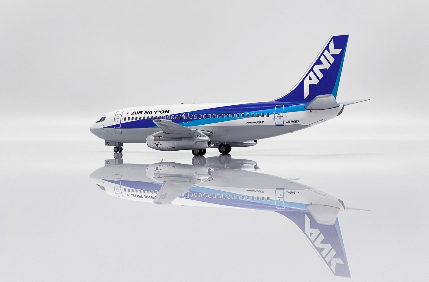 JC WINGS B737-200 AIR NIPPON REG: JA8457