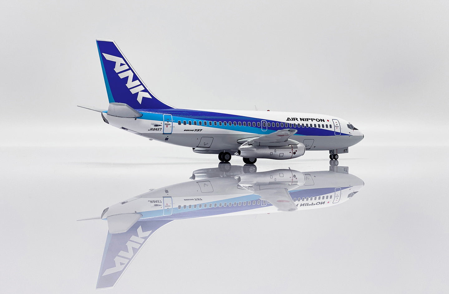 JC WINGS B737-200 AIR NIPPON REG: JA8457