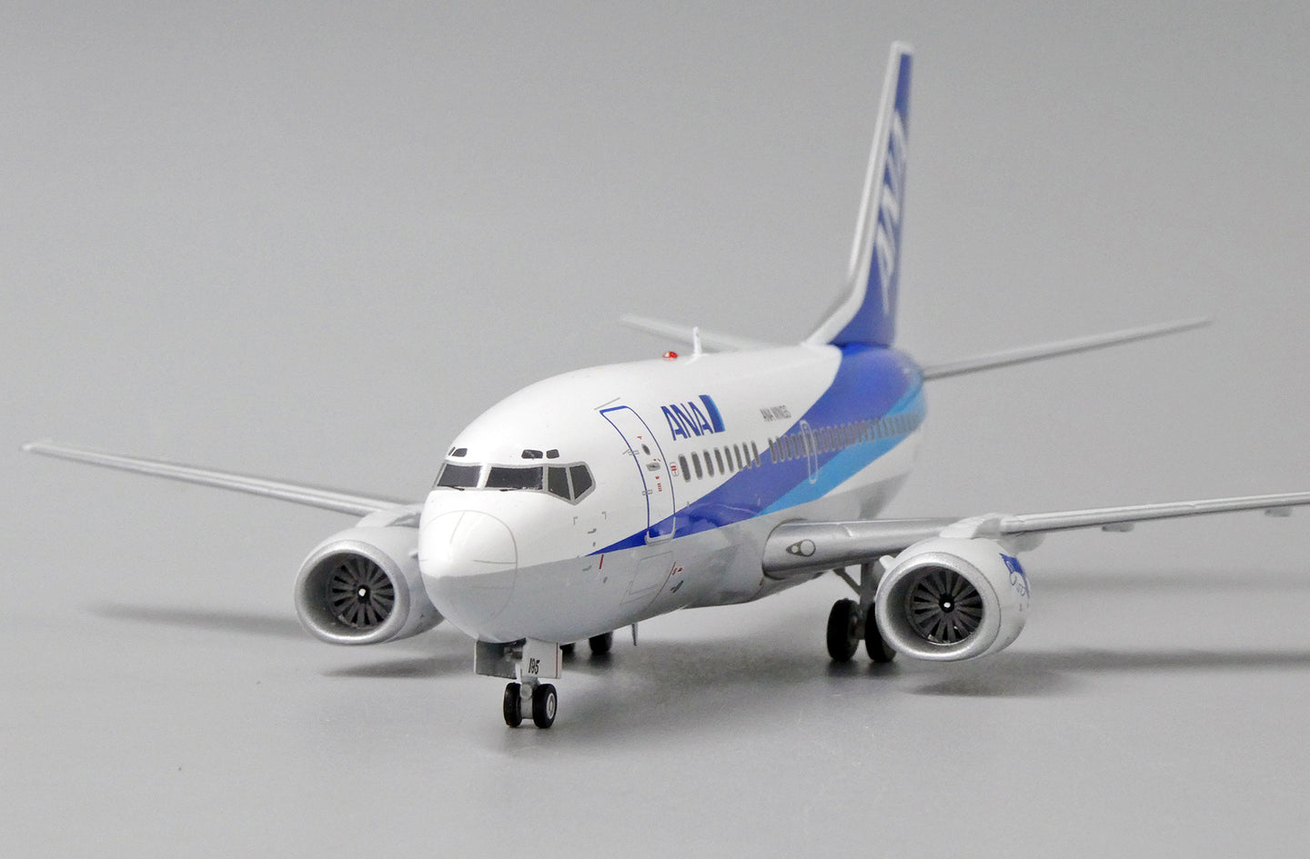 JC WINGS B737-500 ALL NIPPON AIRWAYS REG: JA8195