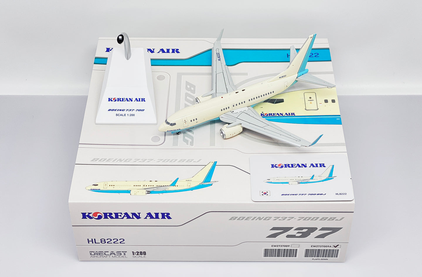 JC WINGS B737-700BBJ KOREAN AIR (FLAPS DOWN) REG: HL8222