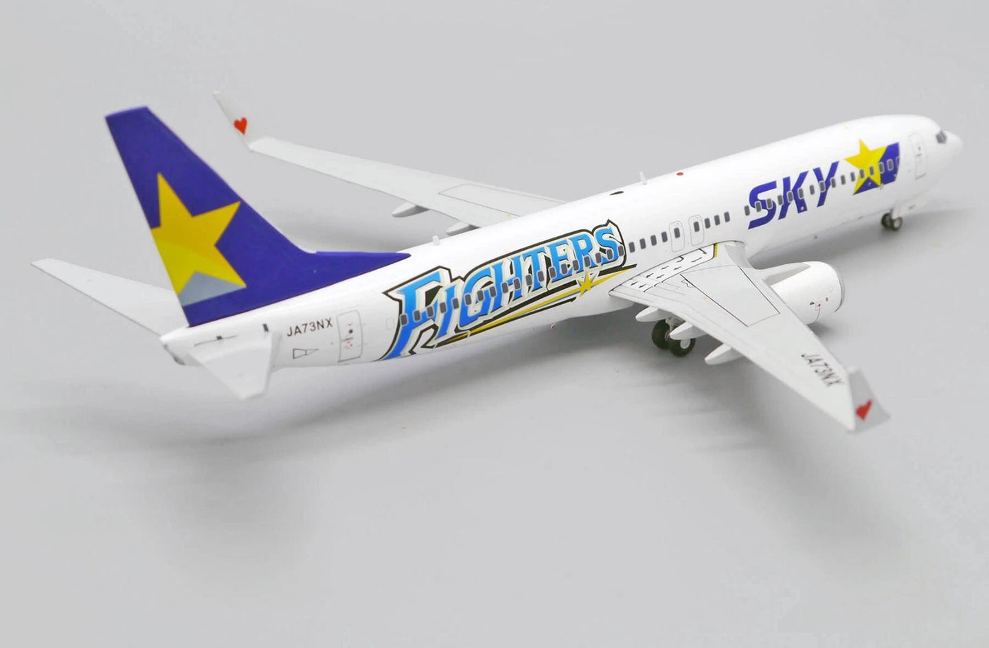 JC WINGS B737-800 SKYMARK AIRLINES REG: JA73NX