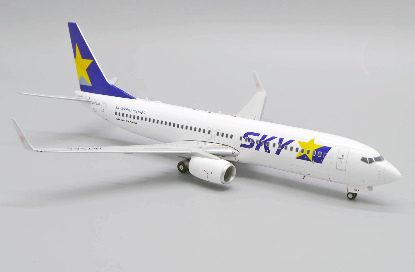 JC WINGS B737-800 SKYMARK AIRLINES REG: JA73AA