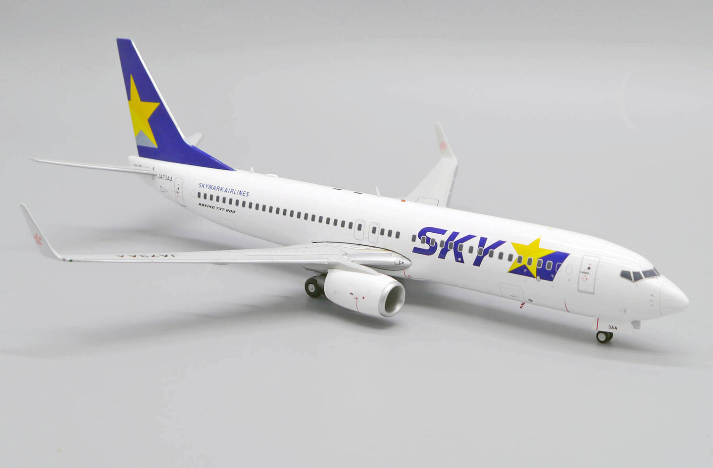 JC WINGS B737-800 SKYMARK AIRLINES REG: JA73AA