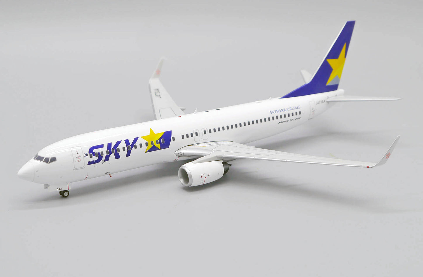 JC WINGS B737-800 SKYMARK AIRLINES REG: JA73AA