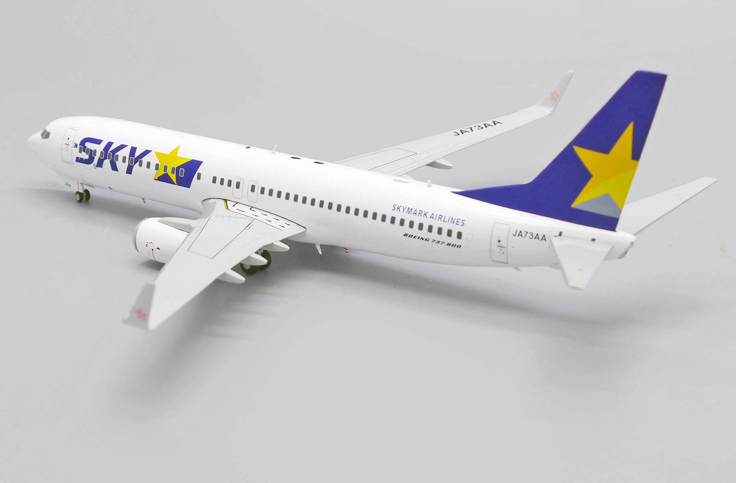 JC WINGS B737-800 SKYMARK AIRLINES REG: JA73AA