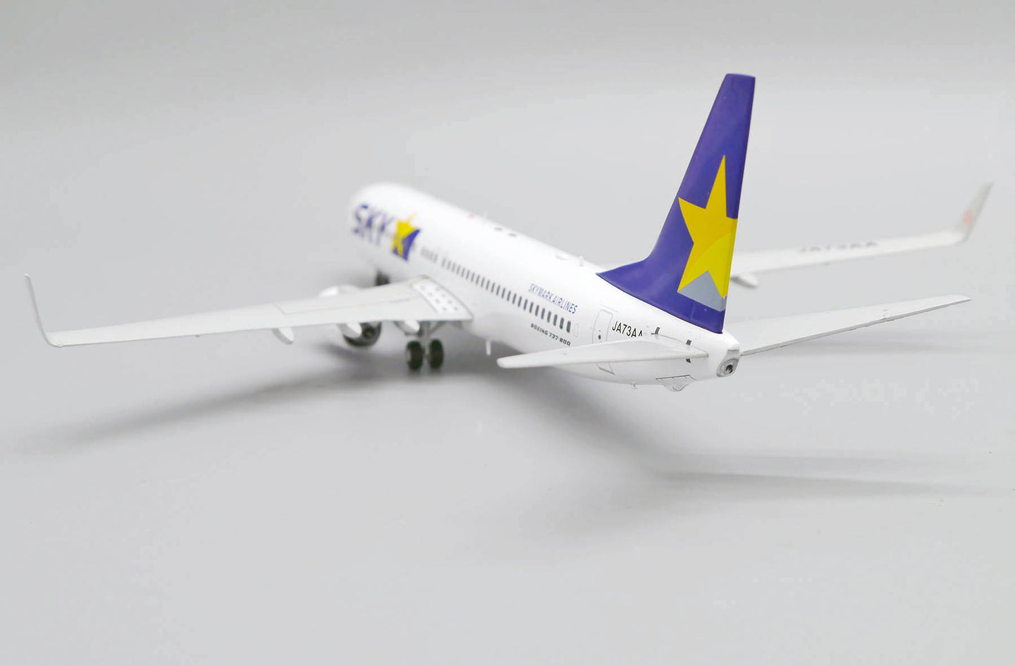 JC WINGS B737-800 SKYMARK AIRLINES REG: JA73AA