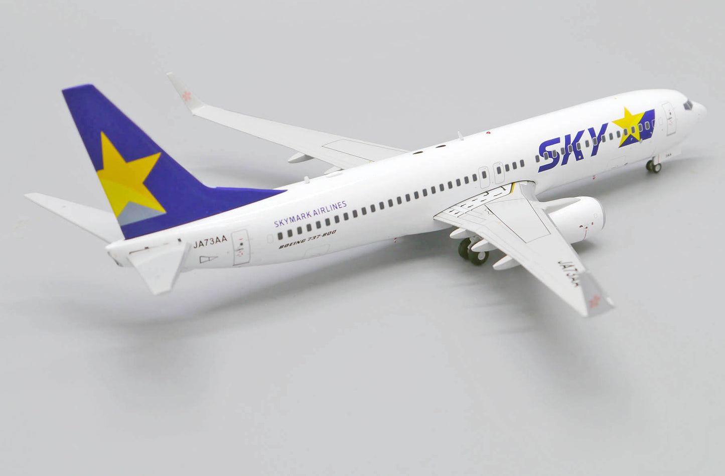 JC WINGS B737-800 SKYMARK AIRLINES REG: JA73AA