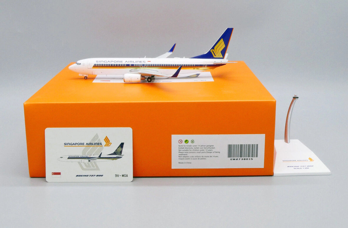 JCWINGS SINGAPORE AIRLINES B737-800 REG: 9V-MGA