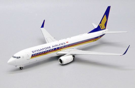 JCWINGS SINGAPORE AIRLINES B737-800 REG: 9V-MGA