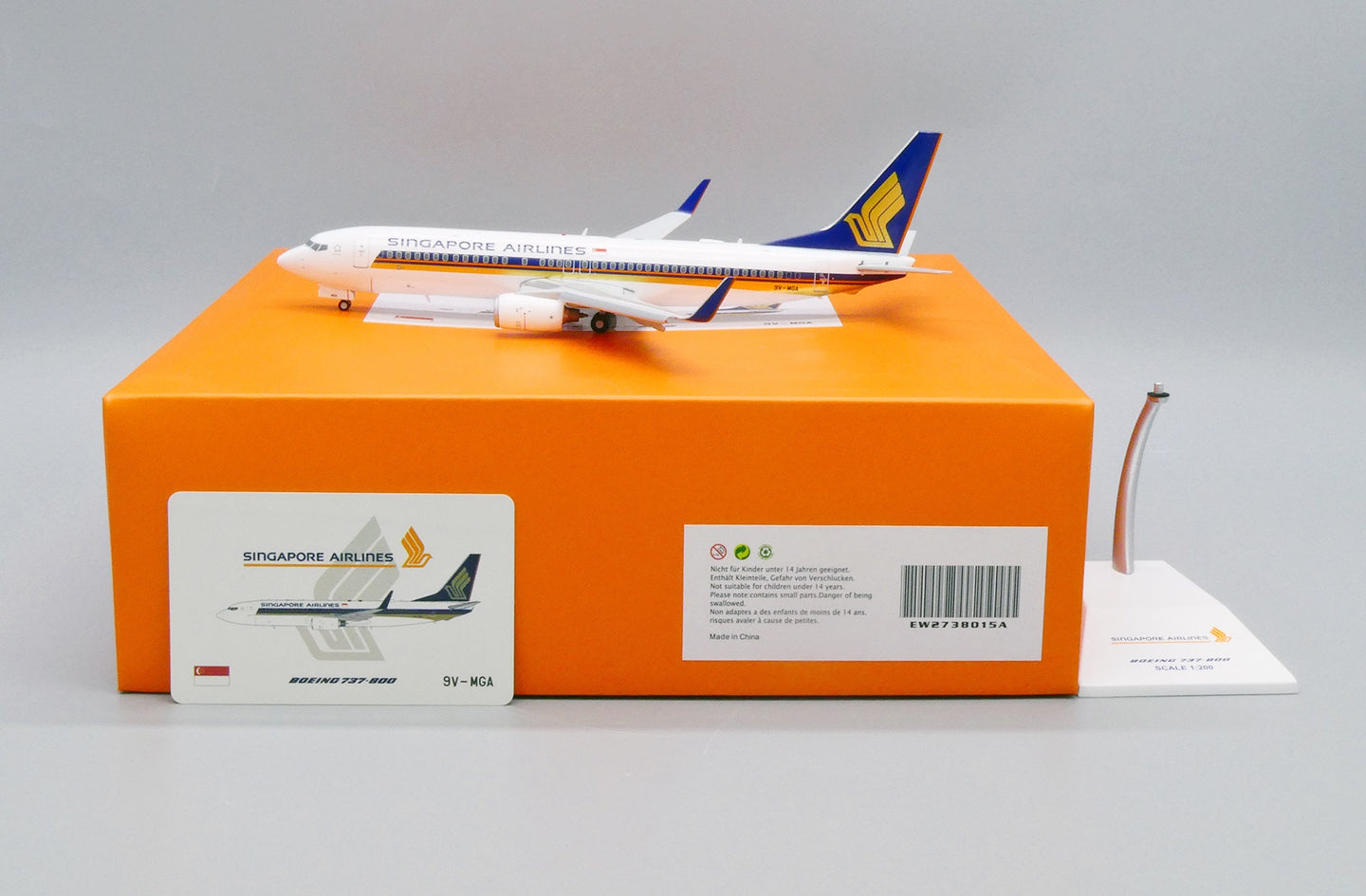JC WINGS B737-800 SINGAPORE AIRLINES (FLAPS DOWNS) REG: 9V-MGA