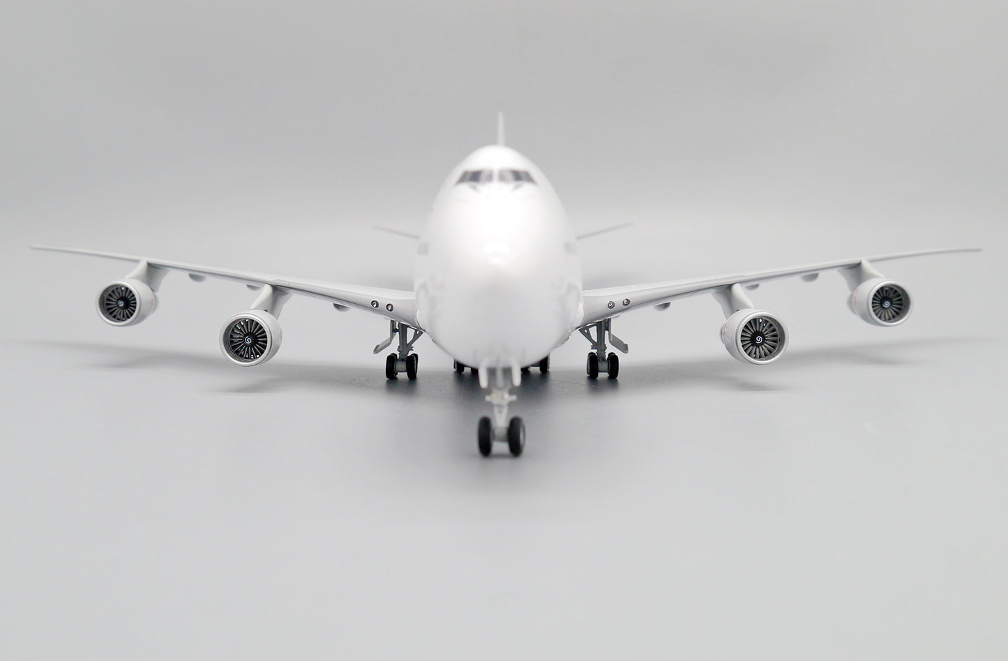 JC WINGS B747-200F DRAGONAIR CARGO REG: B-KAD