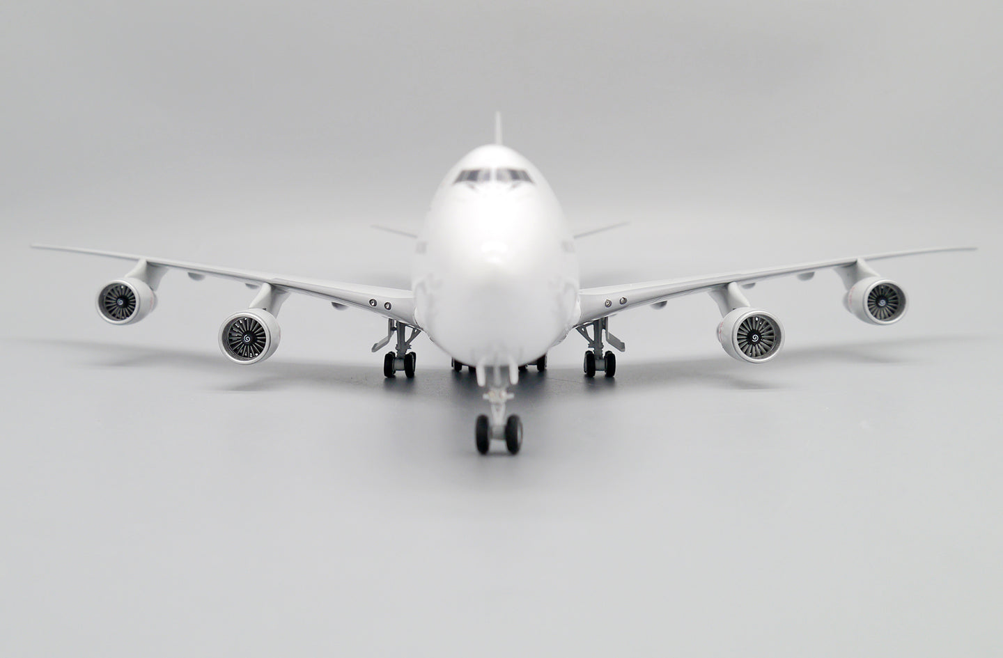 JC WINGS B747-200F DRAGONAIR CARGO REG: B-KAD