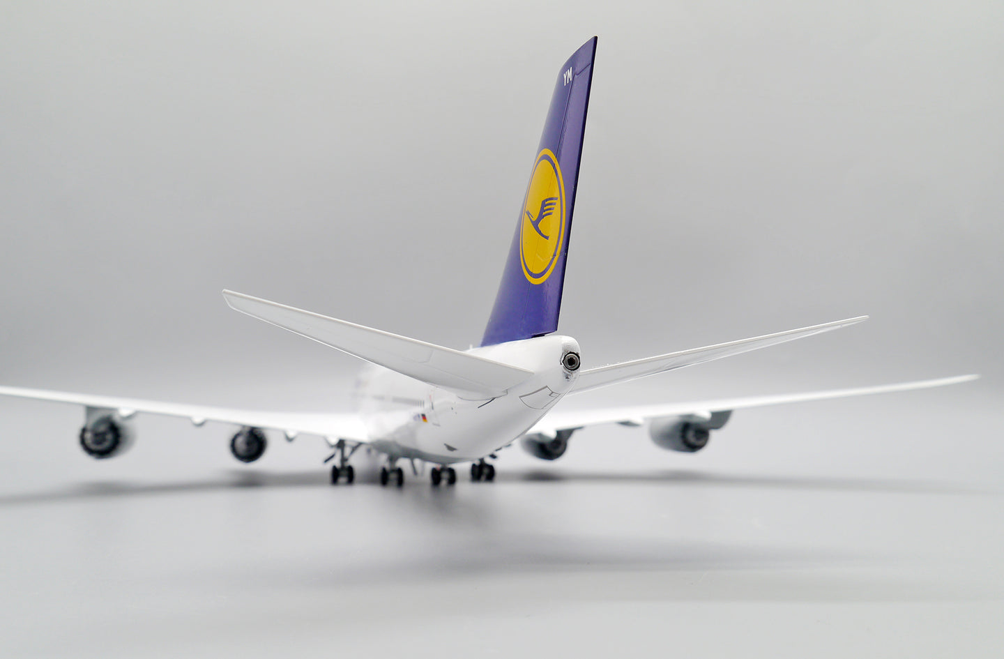 JC WINGS B747-8 LUFTHANSA "5 STARHANSA" REG: D-ABYM