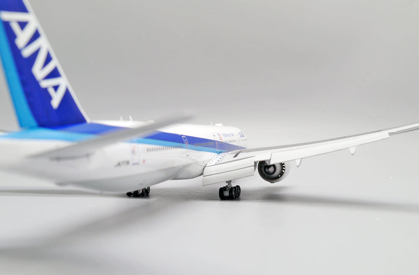 JC WINGS B777-300ER ALL NIPPON AIRWAYS (ANA) "TOMODACHI" (FLAPS DOWN) REG: JA777A