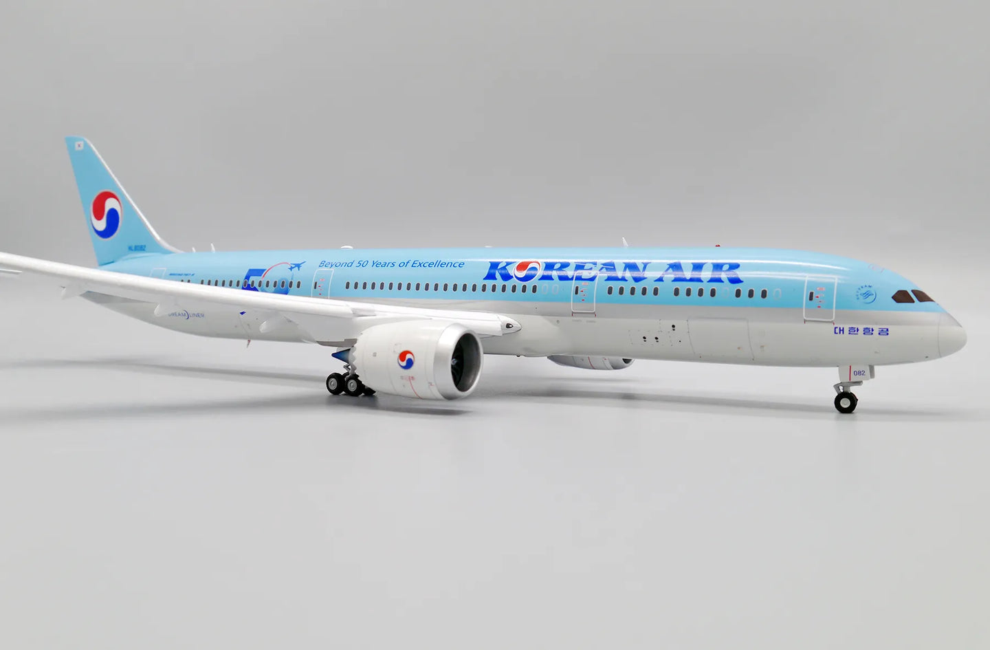 JC WINGS B787-9 DREAMLINER KOREAN AIR "BEYOND 50 YEARS OF EXCELLENCE" (FLAPS DOWN) REG: HL8082