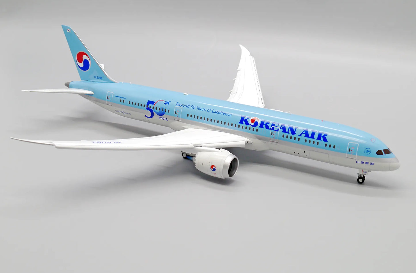JC WINGS B787-9 DREAMLINER KOREAN AIR "BEYOND 50 YEARS OF EXCELLENCE" (FLAPS DOWN) REG: HL8082