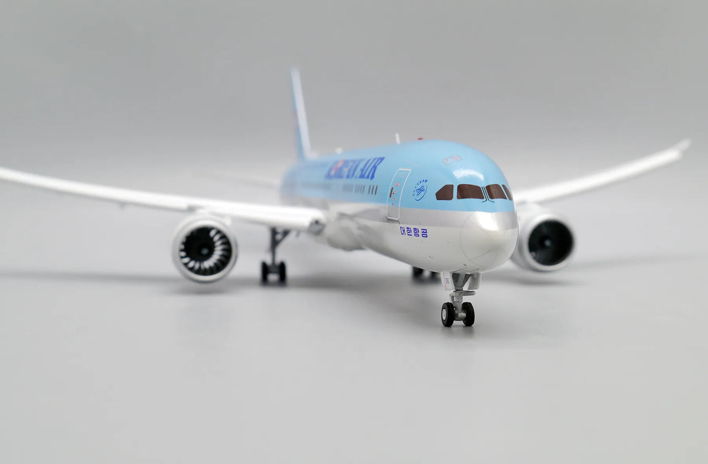 JC WINGS B787-9 DREAMLINER KOREAN AIR "BEYOND 50 YEARS OF EXCELLENCE" (FLAPS DOWN) REG: HL8082