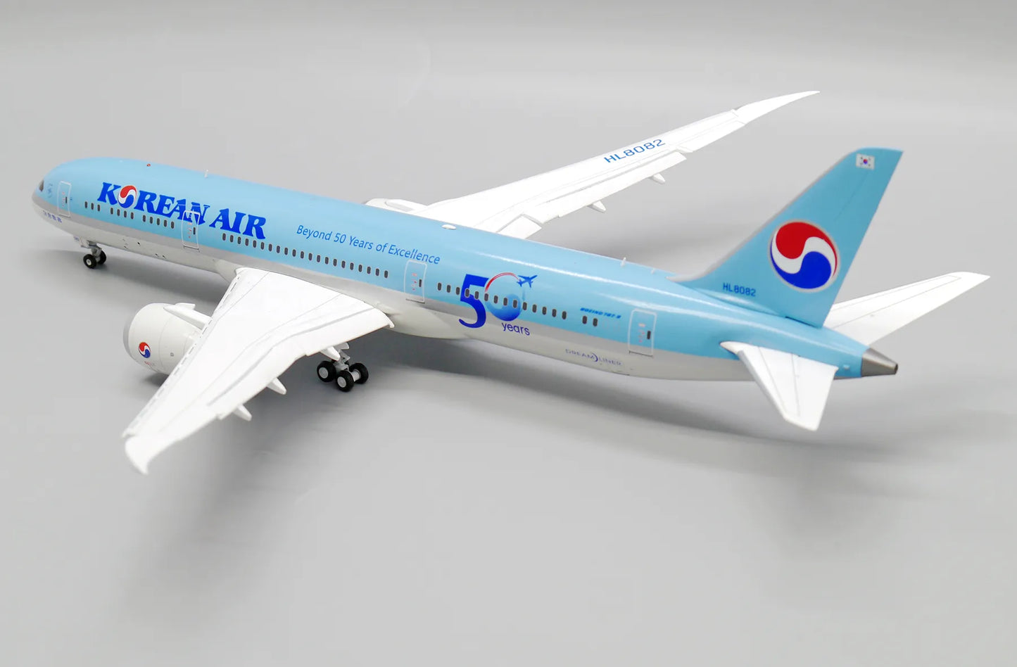 JC WINGS B787-9 DREAMLINER KOREAN AIR "BEYOND 50 YEARS OF EXCELLENCE" (FLAPS DOWN) REG: HL8082