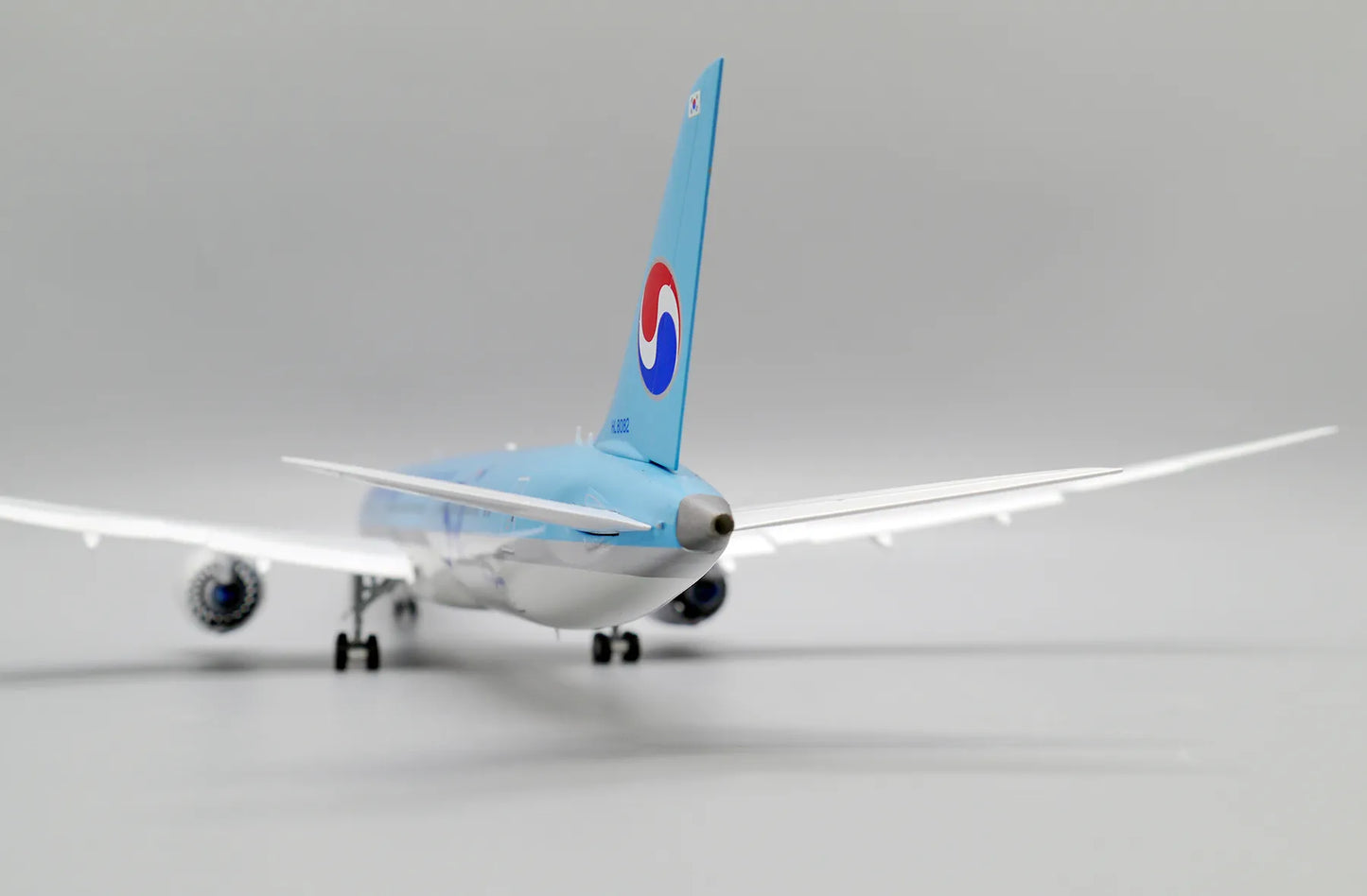 JC WINGS B787-9 DREAMLINER KOREAN AIR "BEYOND 50 YEARS OF EXCELLENCE" (FLAPS DOWN) REG: HL8082
