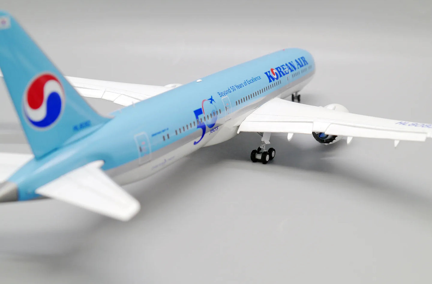 JC WINGS B787-9 DREAMLINER KOREAN AIR "BEYOND 50 YEARS OF EXCELLENCE" (FLAPS DOWN) REG: HL8082