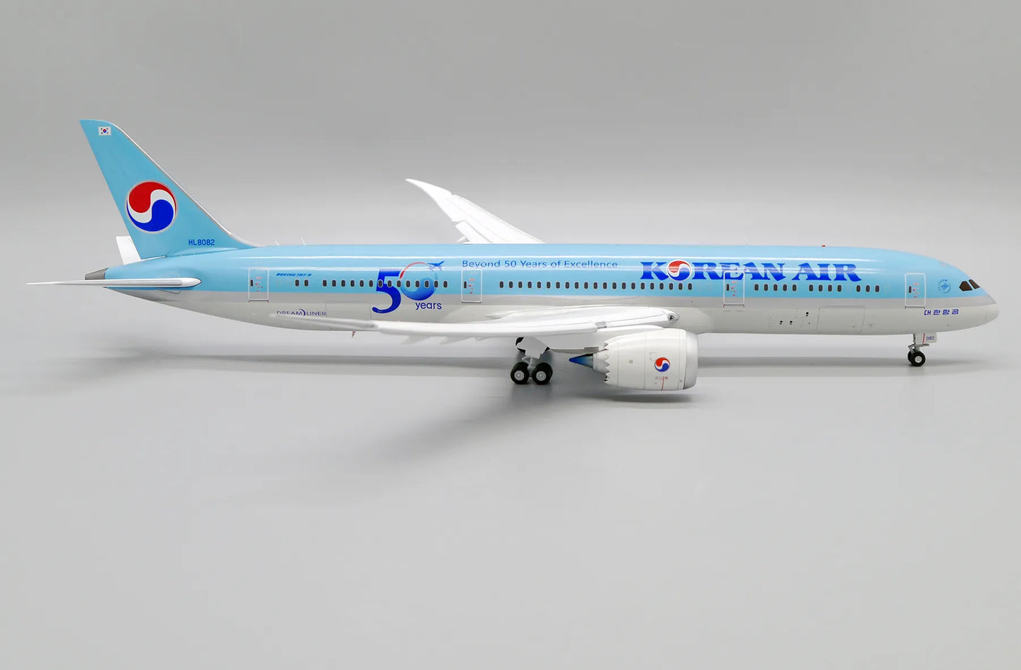 JC WINGS B787-9 DREAMLINER KOREAN AIR "BEYOND 50 YEARS OF EXCELLENCE" (FLAPS DOWN) REG: HL8082