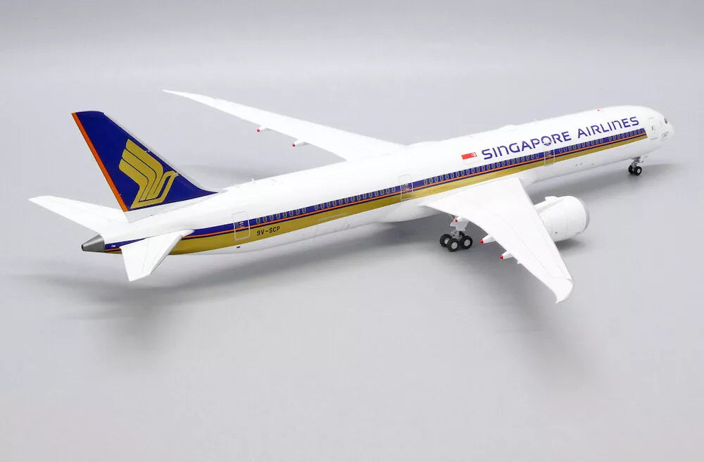 JCWINGS B787 SINGAPORE AIRLINES FLAP DOWN REG: 9V-SCM